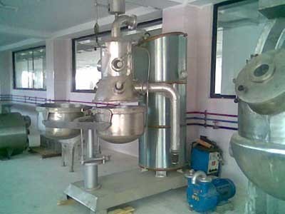 Tanks, mixers, speciality ribbons, blender and cooking pot, stainless steel crafts, food and chemica ...