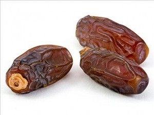 Nuts and ... raisins, dates, etc., SAP, Palm, etc. خمیرخرما