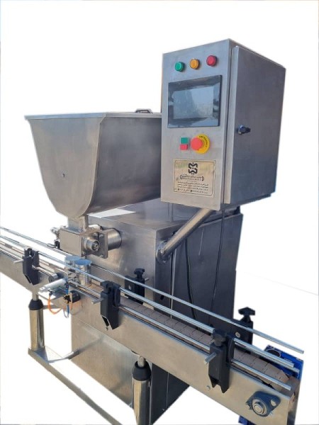 Piston filling machine for thick and semi-thick materials
