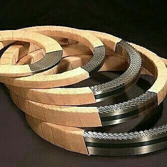 Wood cutting band saw blade