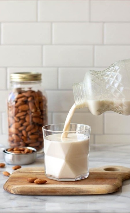 Sachet almond milk powder