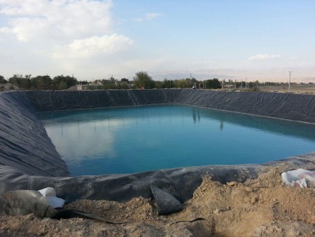 Agricultural pool cover with geomembrane sheet (polyethylene pool)