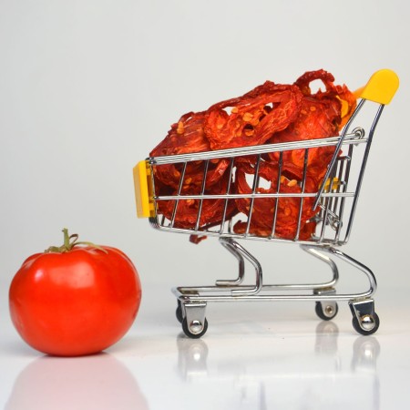 تولید،پخش و فروش گوجه خشک خشکانا دارای سیب سلامت