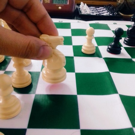 آموزش شطرنج توسط مربی فدراسیون و قهرمان اسبق استان