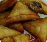 Plays samosa(door, home, events, etc. sandwich)