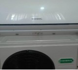 Air conditioner / low consumption split / cooling and heating General Japan