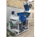 Block woman feeding with Farghun