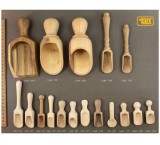 Sartas of nuts and a measure of wooden spices