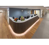 تصمیم وإعادة بناء المکتب والعیادة الطبیة