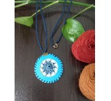 تو گردنی چرم و پته