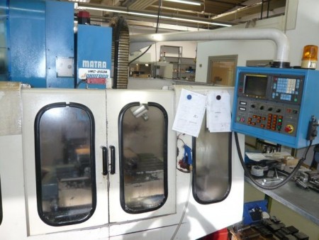 دستگاه تراش و فرز CNC