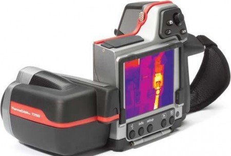دوربین ترموگرافی FLIR-T300
