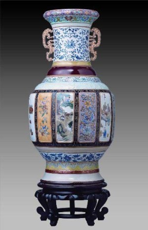 گلدان و مجسمه های چینی و اجناس لوکس دکوری