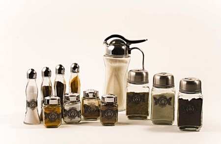 طراحی و تولید بلور و پلاستیک و چینی