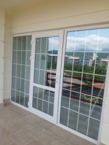 پنجره U.P.V.C دوجداره آویژه با قیمت مناسب