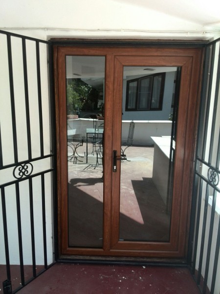 پنجره U.P.V.C دوجداره آویژه با قیمت مناسب