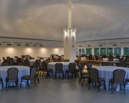 طراحی و اجرای سازه چادری ( سازه پارچه ای ) سایبان پارچه ا