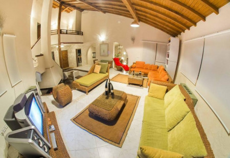 Reserve and rent a variety of villas with well-equipped facilities in the north