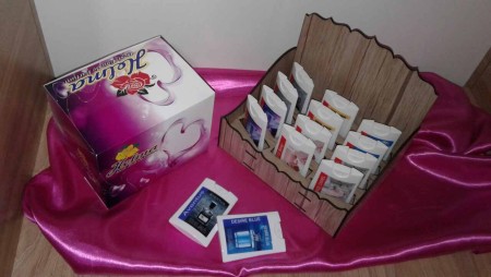 عطر خودکاری و کتابی