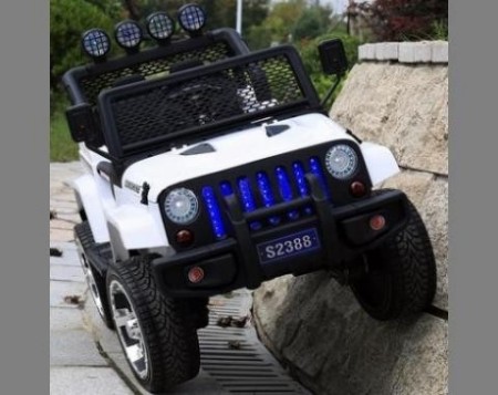 Car rechargeable Jeep