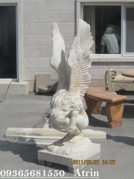 مجسمه های سنگی