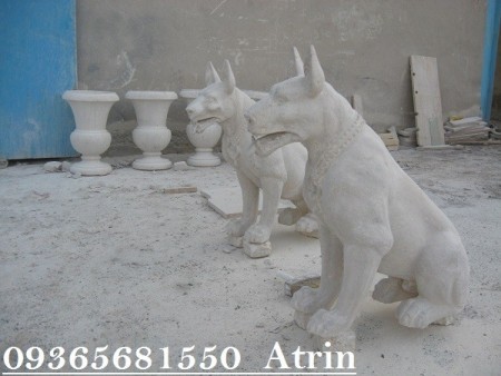 مجسمه های سنگی