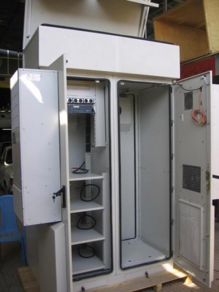 Sale rack, of telecommunications-the construction of metal boxes
