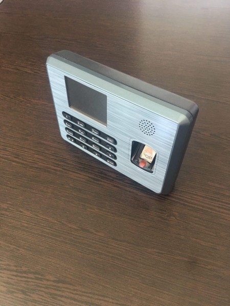 دستگاه حضور غیاب با2 نرم افزار با یکسال خدمات