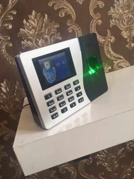 دستگاه حضور غیاب با2 نرم افزار با یکسال خدمات