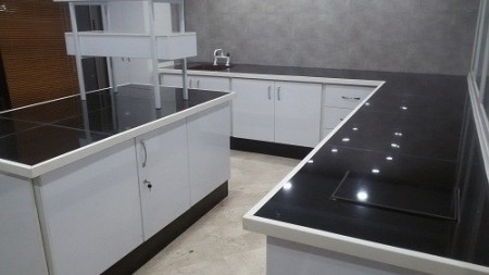 Laboratory cabinet and laboratory cabinet