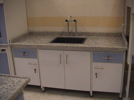 Laboratory cabinet and laboratory cabinet