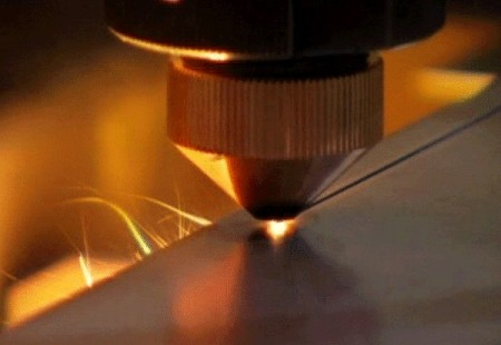 خدمات برش واترجت، خدمات برش لیزر، خدمات برش پلاسما CNC، خدمات وایرکات و سوپردریل، خدمات فرز CNC