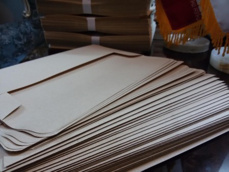 تولید پاکت نامه با کاغذ نخودی