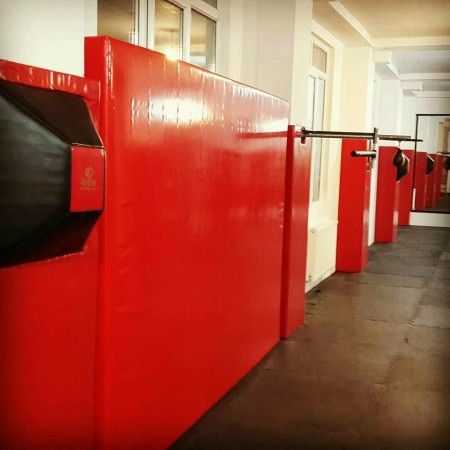 ضربه گیر دیوار و ستون نگین ورزش