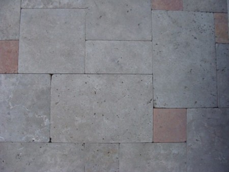 سنگ های تراورتن در رنگ های کرم ، گردویی ، زرد ، قرمز ، نقراه ای و ...