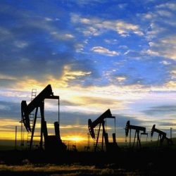 التحویلات المالیة من تصدیر منتجات النفط والغاز مصفاة إیران و روسیا