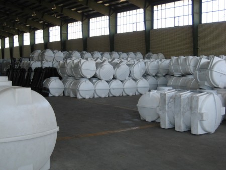 آذین الوند آسیا(فروش مخازن پلی اتیلن/منبع آب پلی اتیلن/ مخزن آب/ تانکر آب)