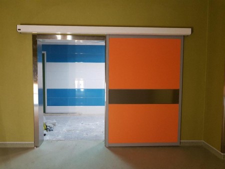 The construction of the door rail, leaded automatic and manual hinged doors leaded