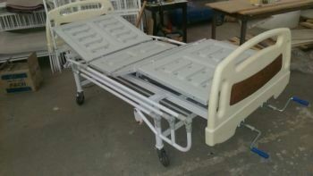 تولید انواع تخت های بیمارستانی