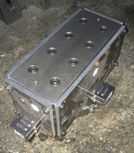 PVC wallcovering mold