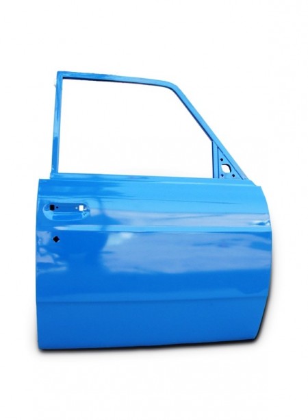 All kinds of Nissan van body parts and spare parts