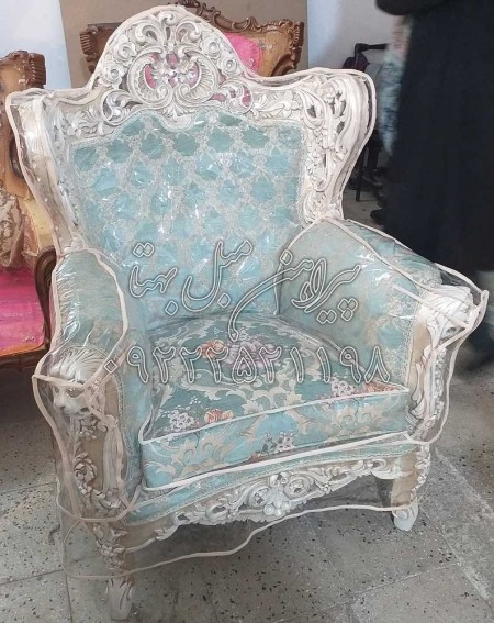 Shirt, sofa, Khatam Anbia