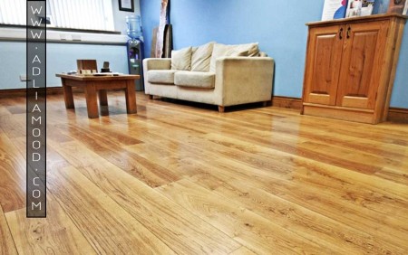 Broadcast and sale of parquet, laminate