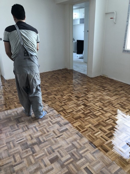 Saab and parquet lacquers