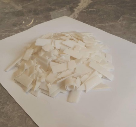 پارافین جامد و مایع در گریدهای مختلف، پلی اتیلن وکس، وازلین