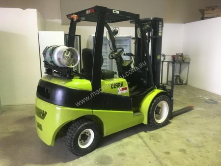 تعمیرات لیفتراک سپاهان ، سرویس لیفتراک سپاهان ، مکانیک لیفتراک سپاهان ‌،تعمیر و نگهداری لیفتراک سپاه ...