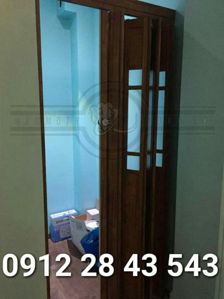 The accordion wardrobe door