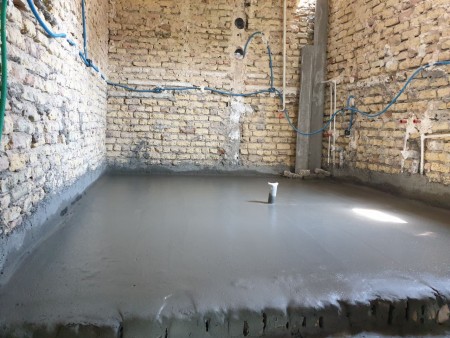 Concrete foam operator in Alborz