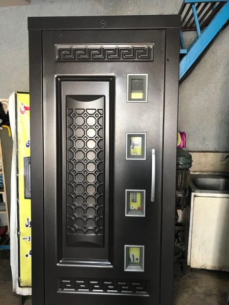 درب لولایی طرح دار وساده