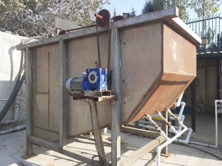 Wastewater treatment (DAF pressure degreaser to create clear effluent)